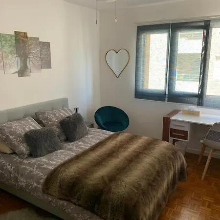 Jolie Chambre Centre Homestay *